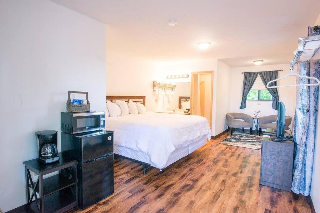 Timber Pointe Resort Jamestown Bagian luar foto