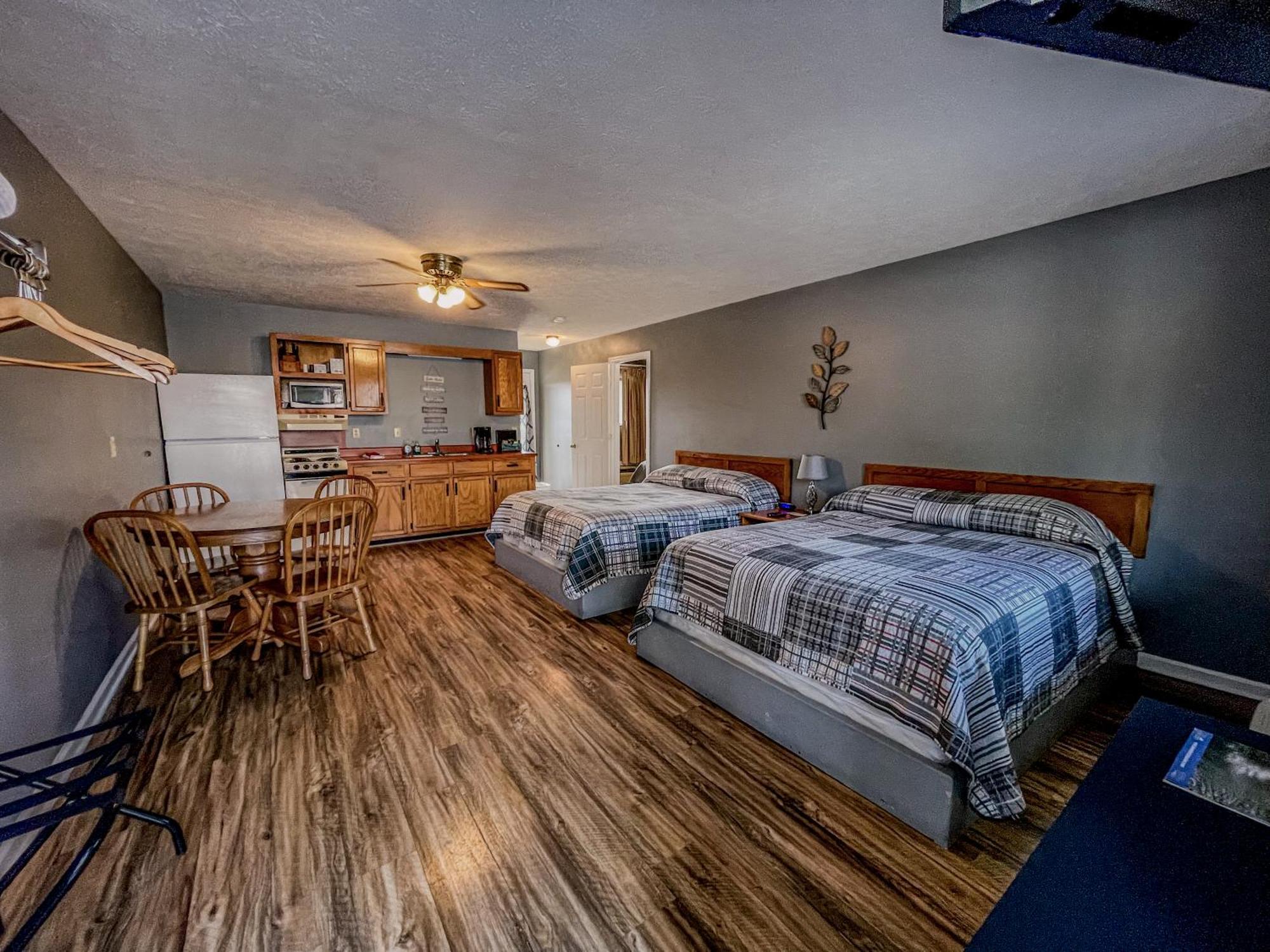 Timber Pointe Resort Jamestown Bagian luar foto